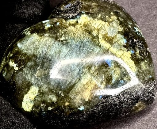 H618 Labradorite - Image 5