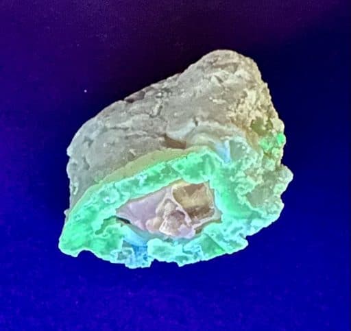 M817 South Dakota Chalcedony and Calcite - Image 6