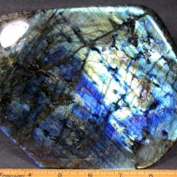 PR214 Labradorite