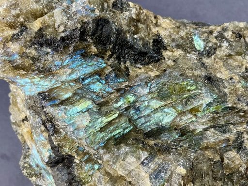 GR210 Labradorite - Image 7